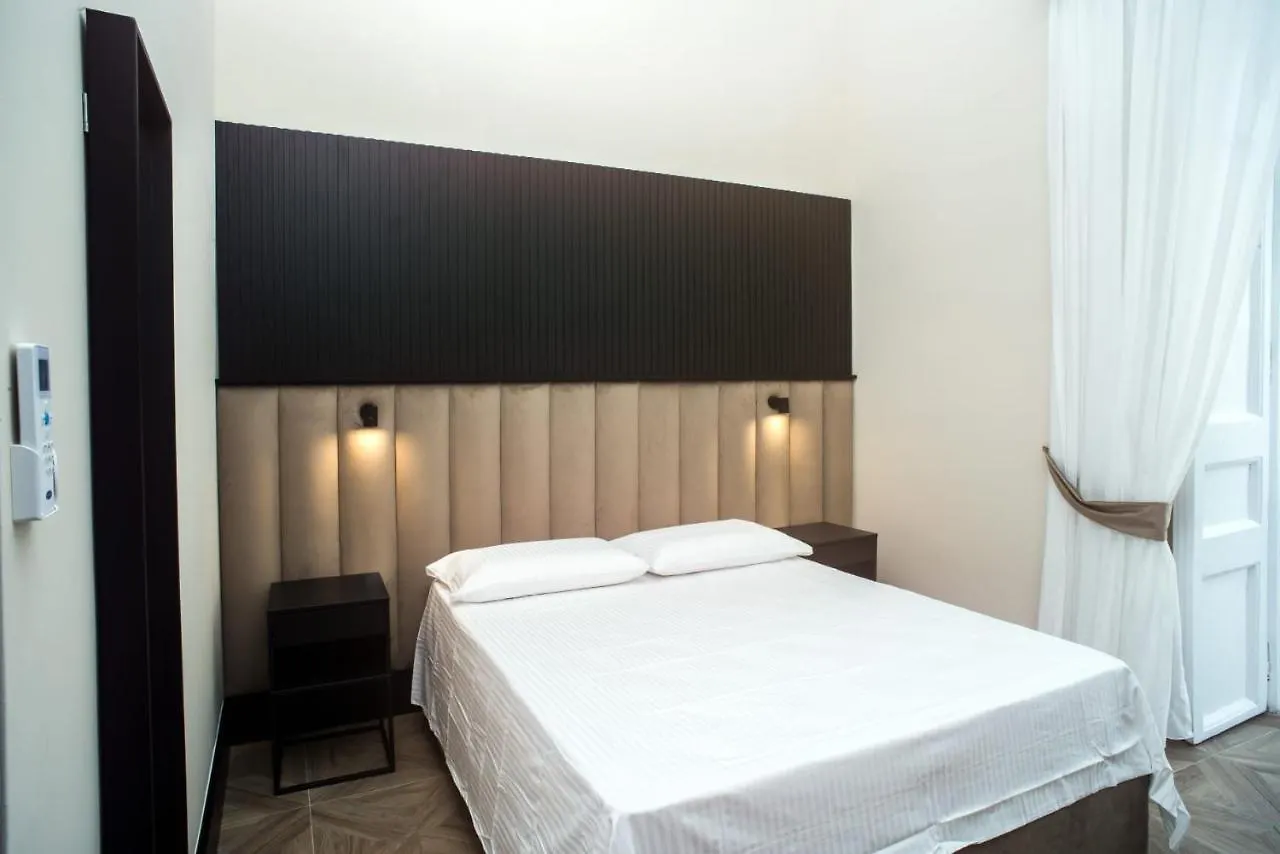 Fida Rooms ナポリ ゲストハウス
